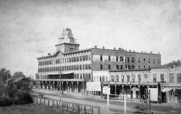 Everett Hotel.
