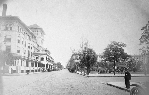 Windsor Hotel at left, Hemming Park on right - Jacksonville, Florida.