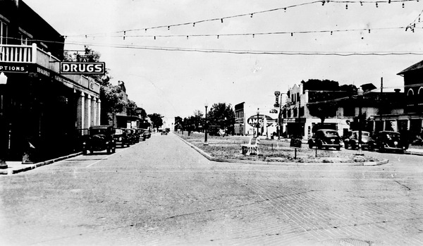 View along Broadway - Kissimmee, Florida