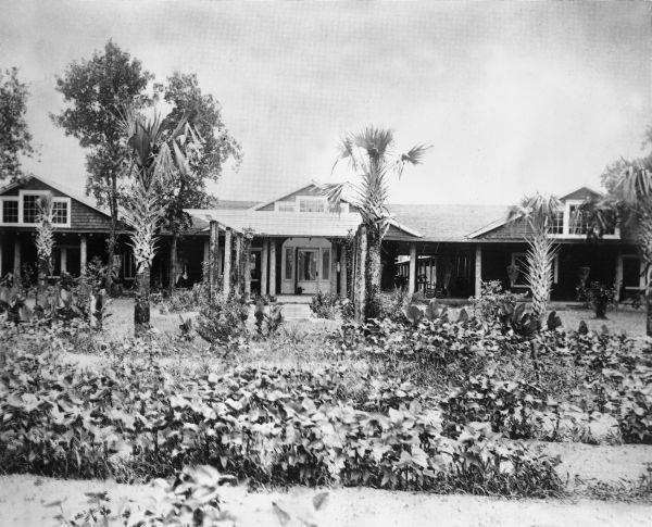 Lake Tracy Ranch House.
