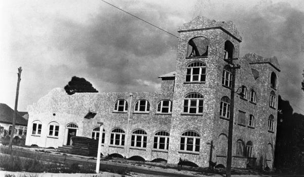 School building- Lake Worth (Fla.).