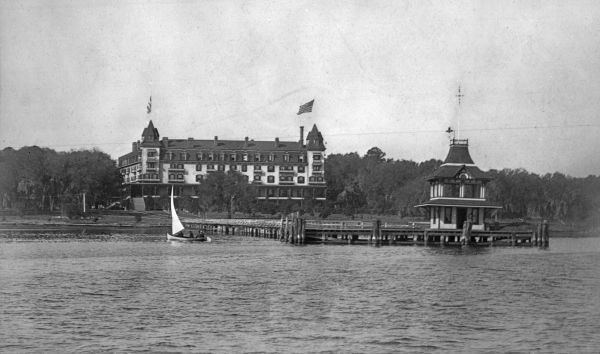 Magnolia Springs Hotel viewed from Saint Johns River - Magnolia Springs, Florida
