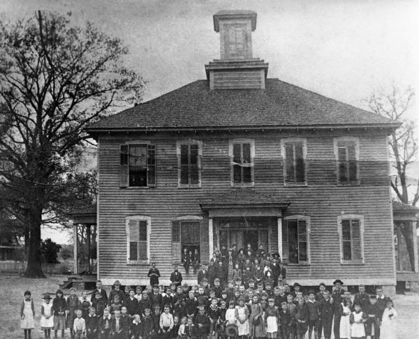 Marianna high school with students in front