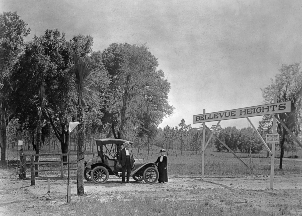 Entrance to Bellevue Heights subdivision outside Orlando
