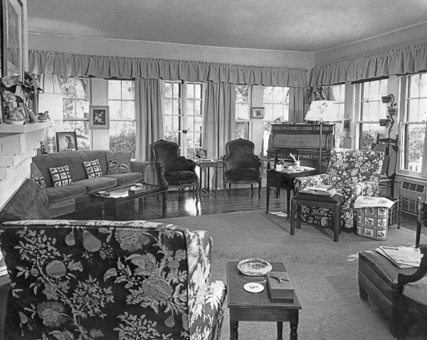 Luna Plantation sun room