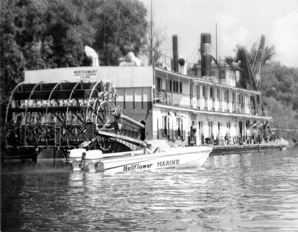 Dredge "Montgomery" and "Bellflower Marine" boat on the Apalachicola River