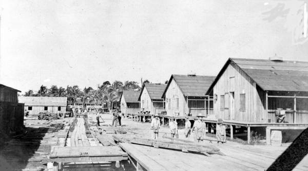 Construction workers barracks at left - Long Key, Florida