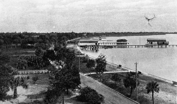 Glimpse of bay front - Sarasota, Florida.