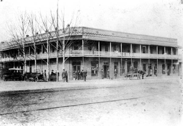 Hotel Annie facing the railroad.