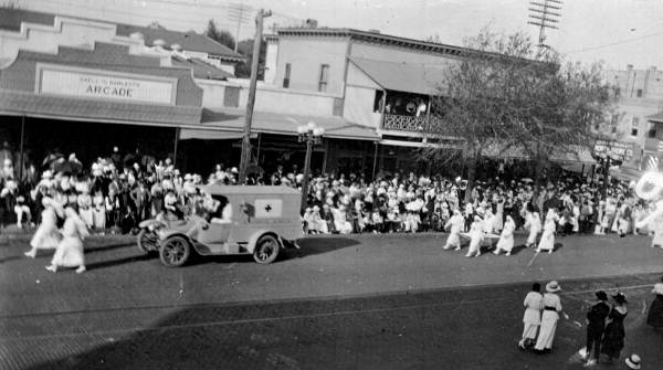 Army nurses in parade on Central Avenue - Saint Petersburg, Florida.