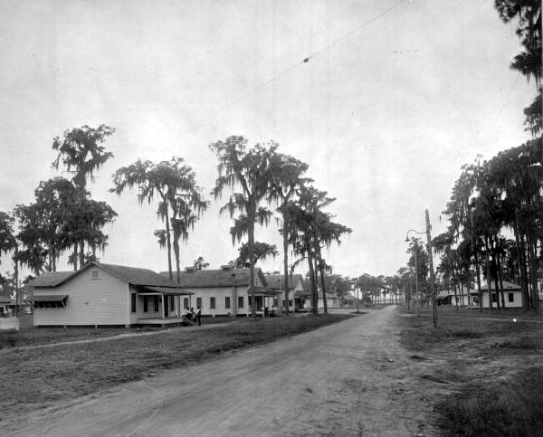 Unidentified street scene - Brewster, Florida