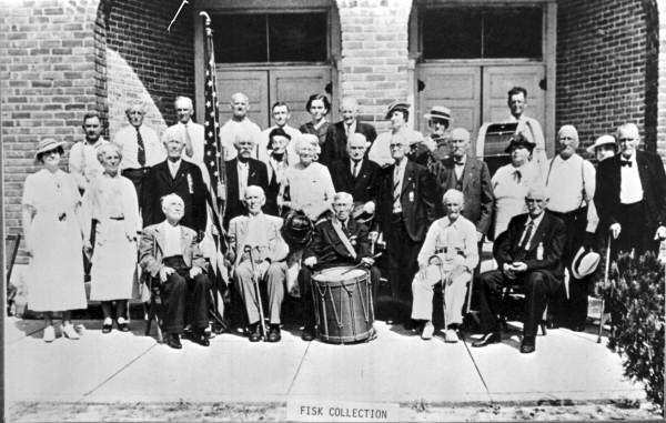 Last of the G.A.R. veterans in Florida assembled for a group portrait - Saint Cloud, Florida