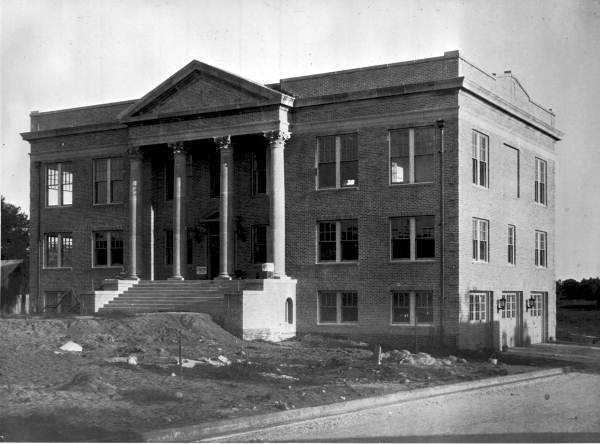 Leesburg City hall building - Lake County, Florida