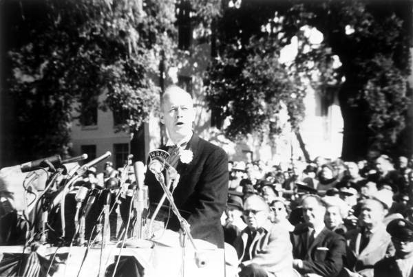 Governor Farris Bryant speaking at his inauguration.