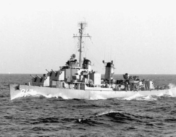 U.S.S. Corry (DD-817) underway