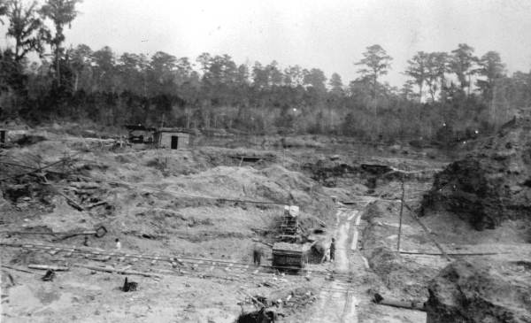 Fullers earth mine at Midway