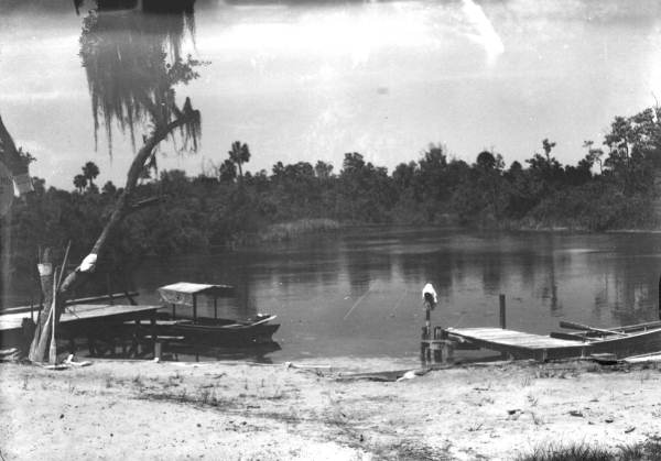 Boat landing at Weeki Wachee Spring.