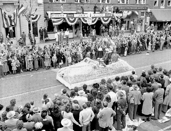 Justice of the Peace and Constables Association entry in Governor Fuller Warren's inaugural parade.