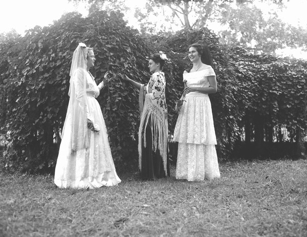 Young women in costume during Tallahassee Women's Club's Tallahassee Trail event