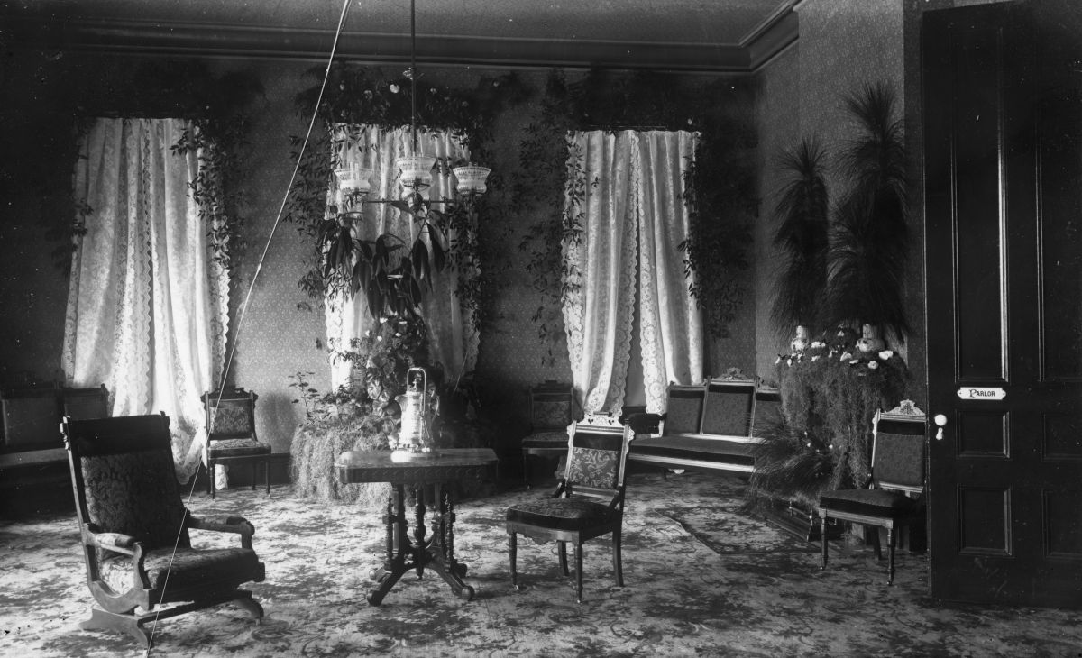 View of the parlor in the Leon Hotel