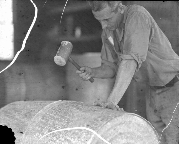 Creasing the seams of a metal barrel
