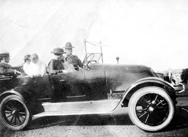 Family in a automobile - Richmond, Virginia