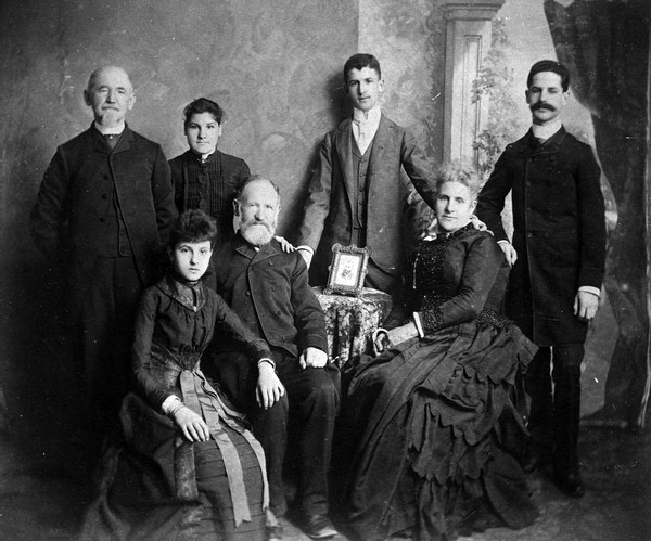 Henry Brash with his family?.