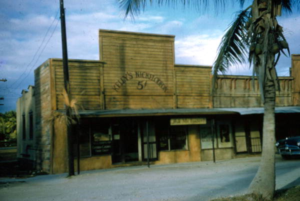 Storefront of Kelly's Nickelodeon - Chokoloskee, Florida