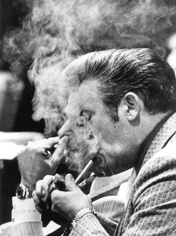 how to smoke a cigarette like a lady How to Smoke a Premium Cigar like a Lady