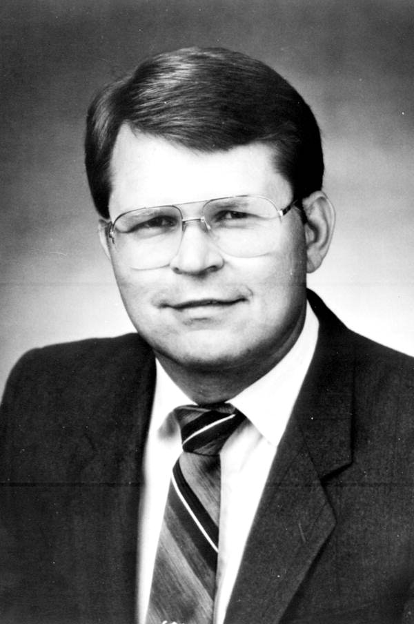 Portrait of Republican legislator Tom Warner.