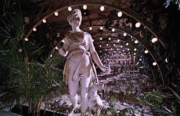 The Florida room at the Kapok Tree Inn