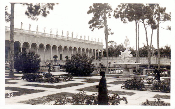 Inner court of John and Mable Ringling Art Museum - Sarasota, Florida.