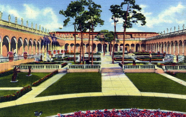Inner court of John and Mable Ringling Art Museum - Sarasota, Florida