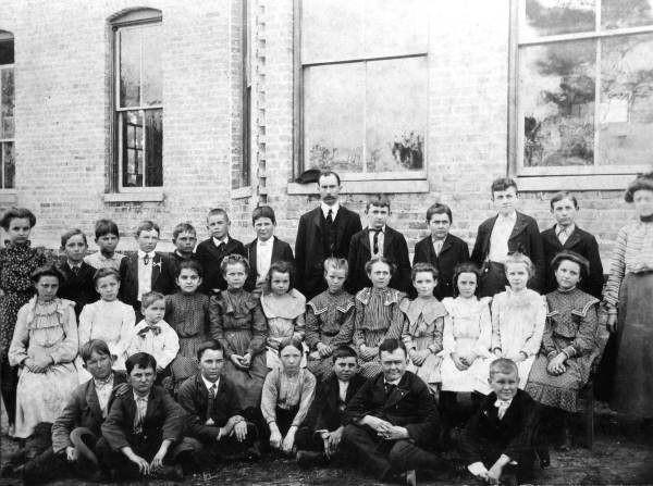 Alachua grade school group portrait - J.M. Peeler, teacher.