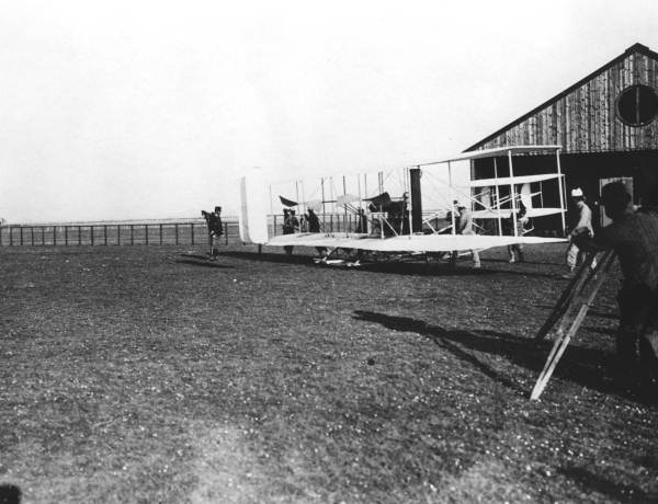 Preparation for Lloyd C. Griscom's ascent with Wilbur Wright.