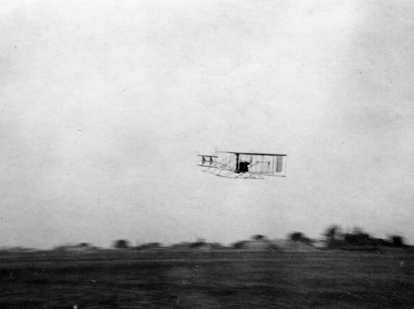 Flight of Lloyd C. Griscom's and Wilbur Wright.