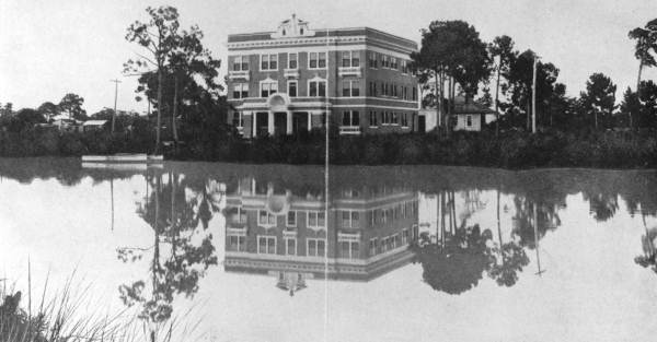 Dresden apartments on New River: Fort Lauderdale.