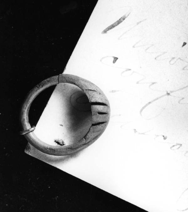 Ceramic carved ring