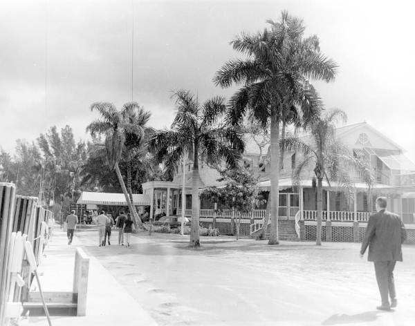 Rod & Gun Lodge - Everglades City.