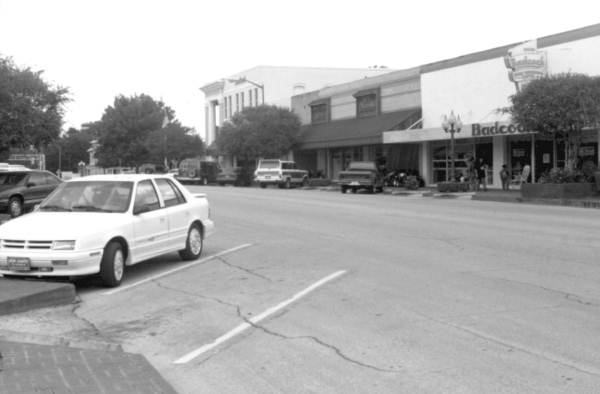 Street scene - Fort Meade, Florida..