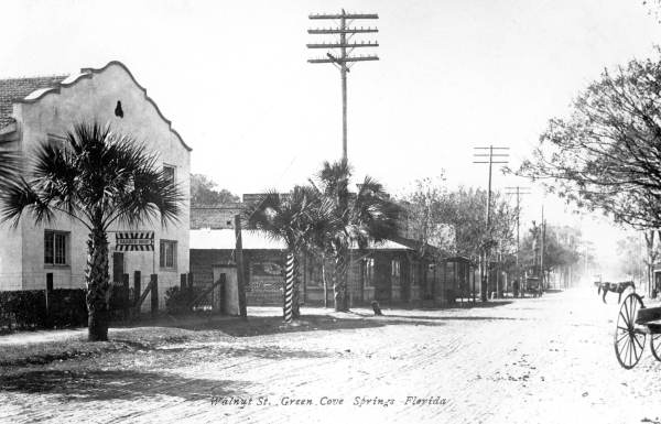 Walnut Street : Green Cove Springs, Florida.