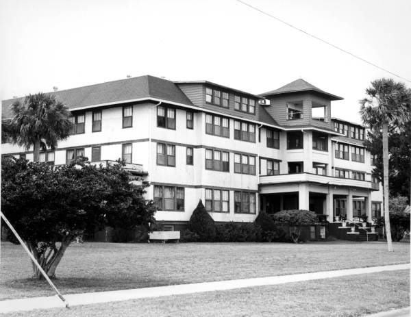 Rio Vista Hotel : New Smyrna, Florida.