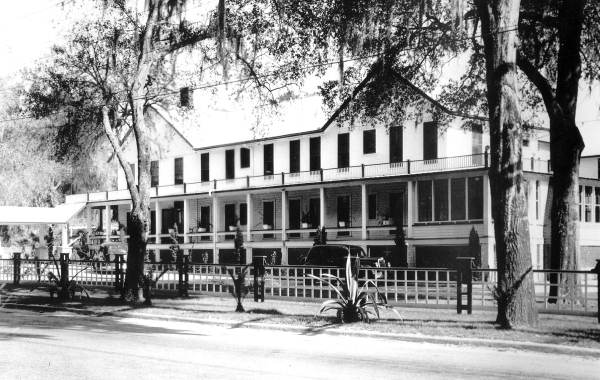 Orange City Hotel