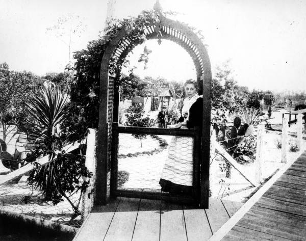 Garden with Arbors : Orlando, Florida.