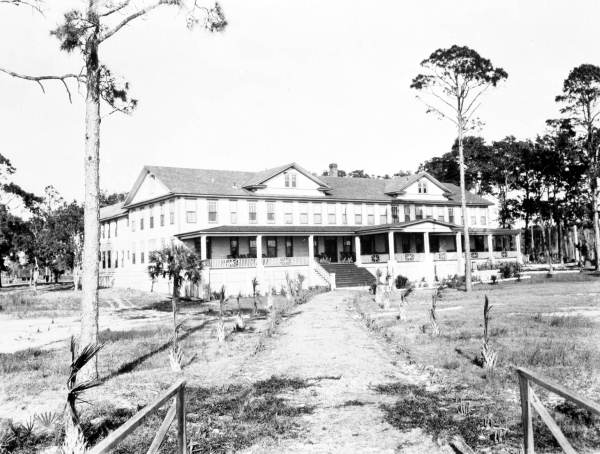 Pines Hotel : Panama City, Florida.