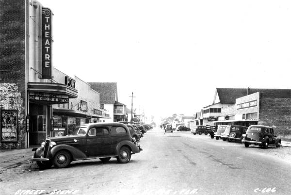 Street scene : Port Saint Joe, Florida.