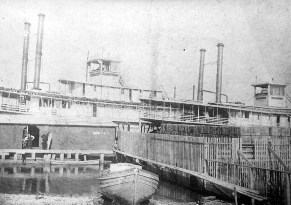 Steamboat "M.W. Kelly" in Apalachicola.