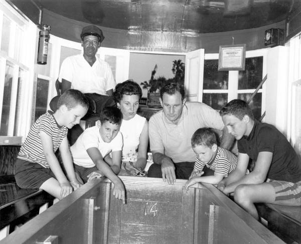 FSU football coach Pete Peterson and family : Wakulla Springs, Florida