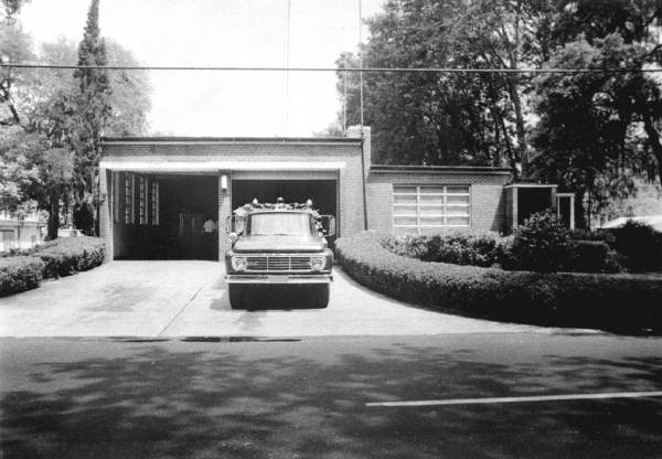 Truck at 6th avenue station : Tallahassee, Florida