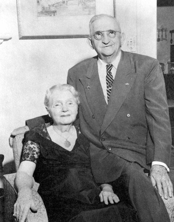 Portrait of Jerry Williams Carter, Sr. and his wife Mary Frances Carter.